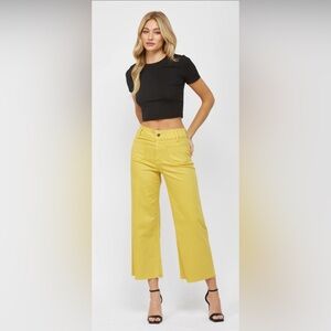 Mica CROPPED WIDE LEG WITH FRONT POCKET. Boutique